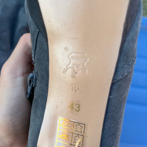 BCBGMaxAzria - Picture 2 of 5